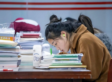 陷入职场焦虑的“上班族”，有必要考MBA吗？-上班族有必要考雅思吗